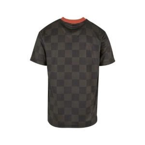 Moderner Streetwear-Look mit dem Karl Kani OG Star Tee in Schwarz und Rot.