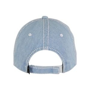 Karl Kani Blue Denim Cap aus blauem Denim-Material mit gesticktem Karl-Kani-Logo und klassischem gebogenem Schirm.