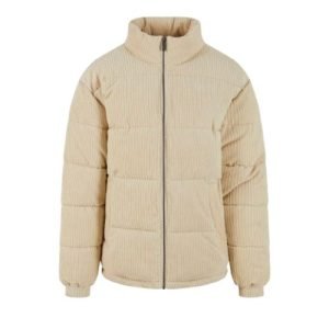 Karl Kani Sand Winter Jacket – Beige Winterjacke von vorne auf neutralem Hintergrund